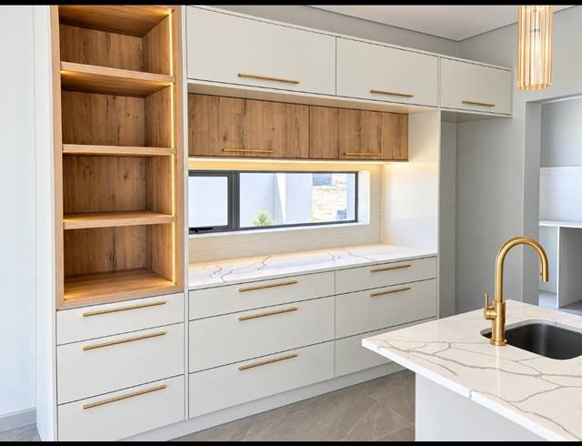 4 BEDROOM FREESTANDING FOR SALE IN SANDOWN